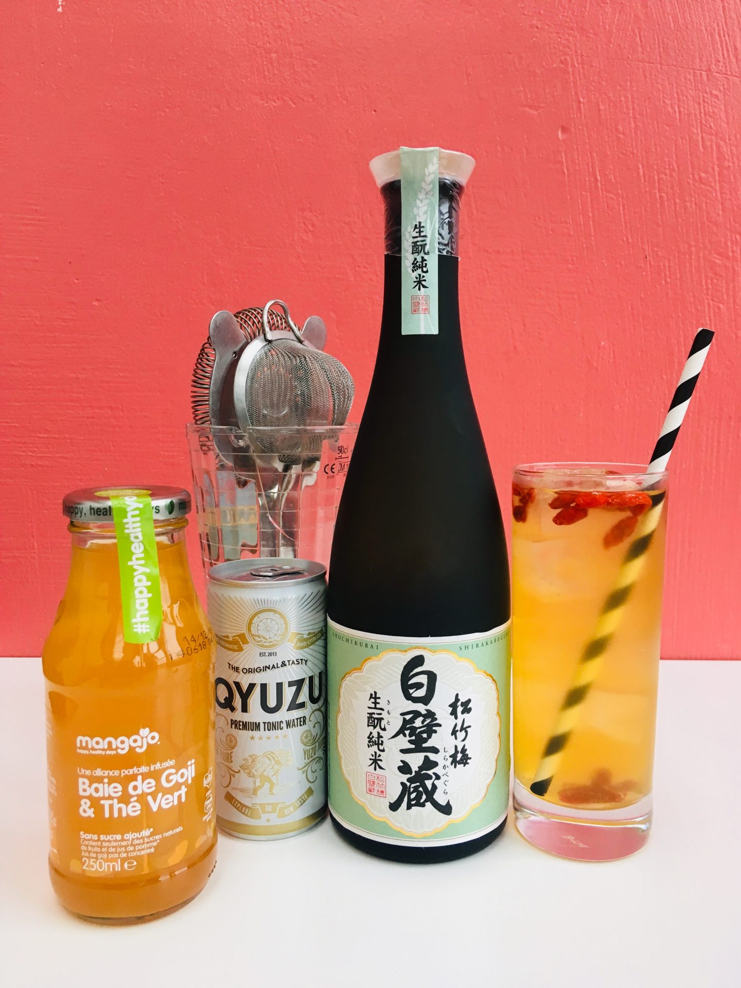 Saké cocktail avec Shochikubai Kimoto Qyuzu et infusion Mangajo